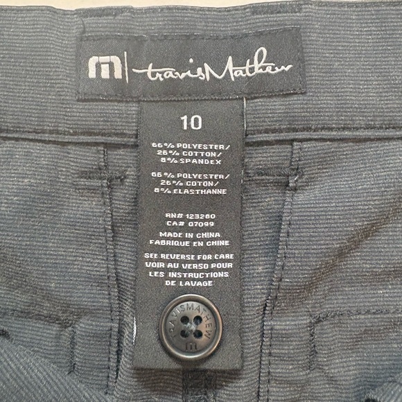 Travis Mathew Black and Gray Golf Shorts with Versatile Style - Picture 1 of 4